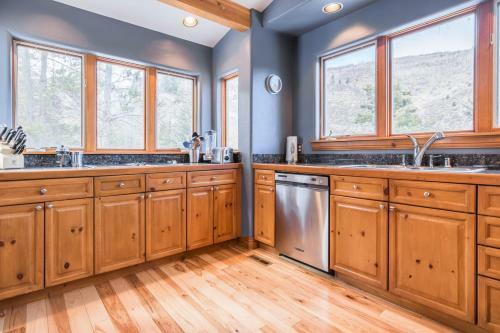 Roomy Vail House In Inter Mountain