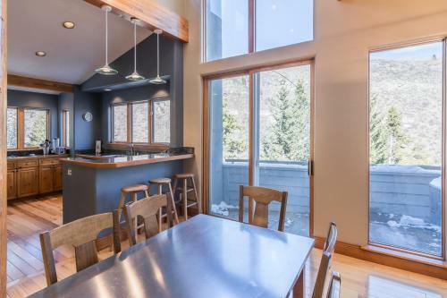 Roomy Vail House In Inter Mountain