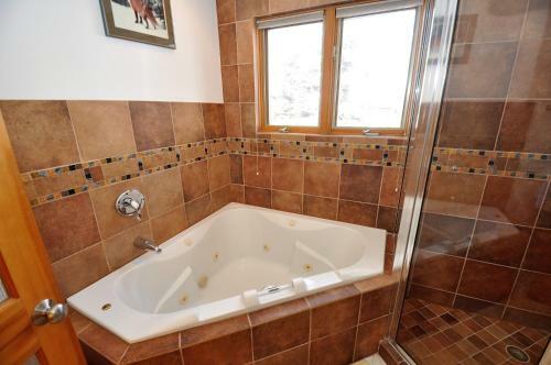 Spacious And Beautiful Home In East Vail