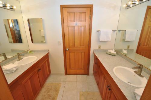Spacious And Beautiful Home In East Vail