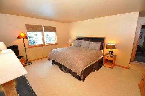 Spacious And Beautiful Home In East Vail