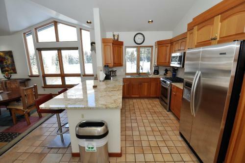 Spacious And Beautiful Home In East Vail