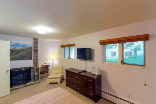 All Seasons At Golden Peak