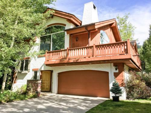 Gorgeous Home In Quiet East Vail