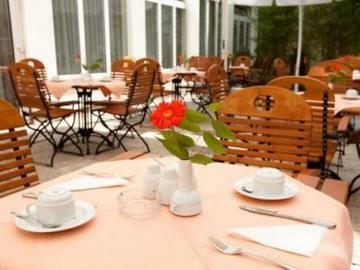 Carat Hotel & Apartments