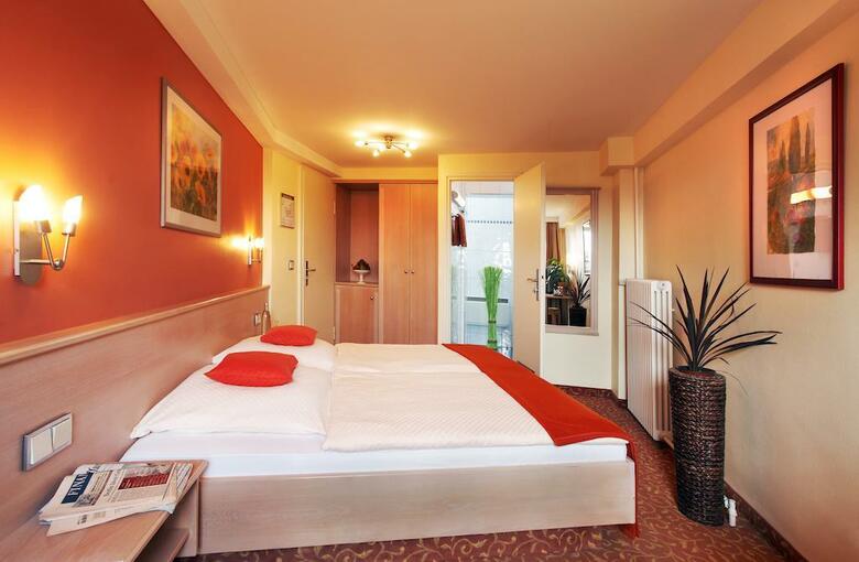 Hotel Adria Am Englischen Garten(.)