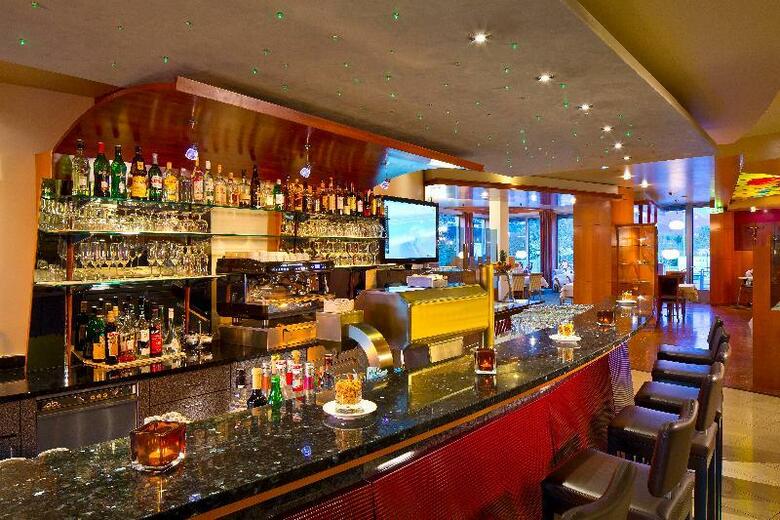 Penz Hotel West