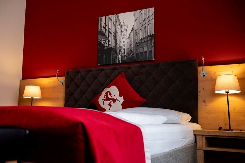 Hotel NH Carlton