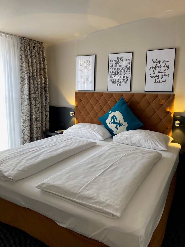 Hotel NH Carlton