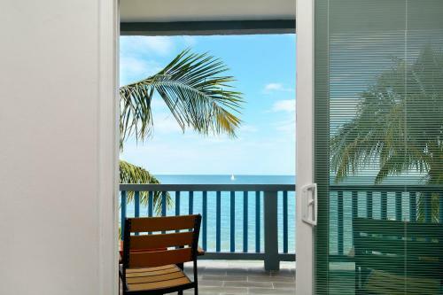 Hotel Parrot Cove Lodge