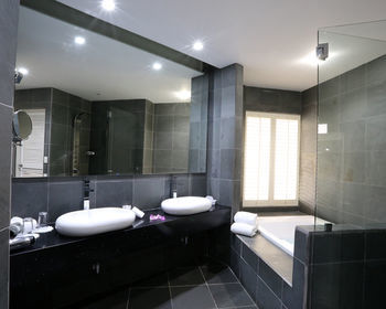 Shana Hotel & Residence