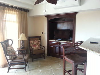 Shana Hotel & Residence