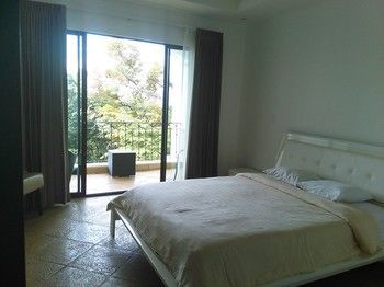 Shana Hotel & Residence