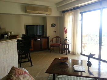 Shana Hotel & Residence