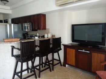 Shana Hotel & Residence