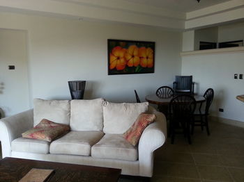 Shana Hotel & Residence
