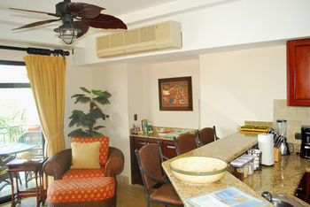 Shana Hotel & Residence