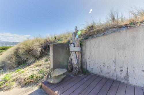 Oleg Potts Beach House