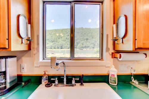 Alsea River Getaway