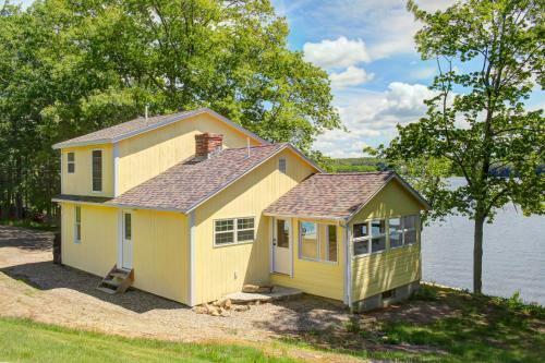Damariscotta Lakefront Retreat