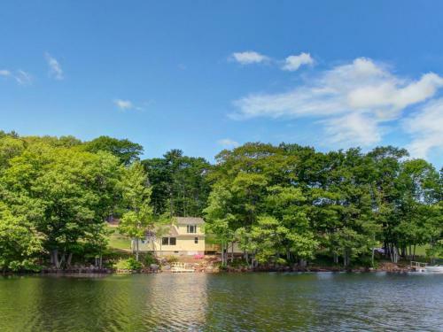 Damariscotta Lakefront Retreat