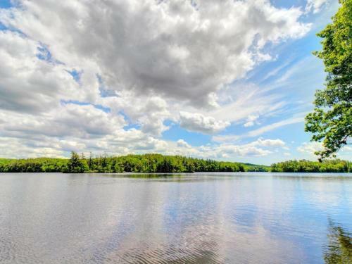 Damariscotta Lakefront Retreat