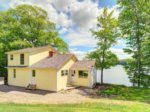 Damariscotta Lakefront Retreat