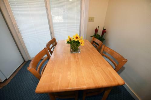 Lodge Waimanalo Beach Cottages