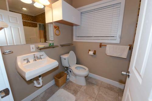 Lodge Waimanalo Beach Cottages