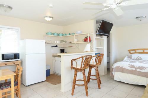 Lodge Waimanalo Beach Cottages