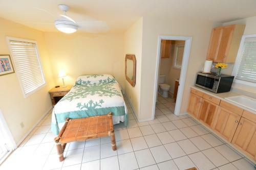 Lodge Waimanalo Beach Cottages
