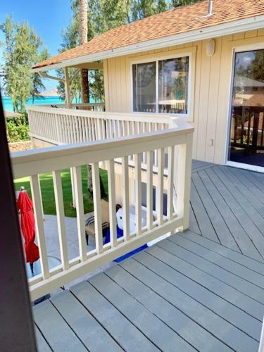 Lodge Waimanalo Beach Cottages