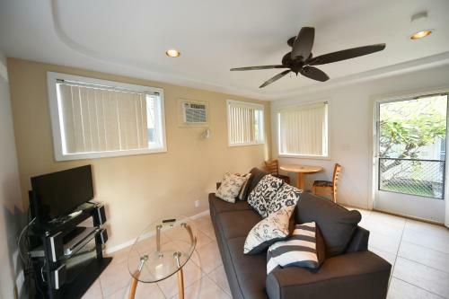 Lodge Waimanalo Beach Cottages