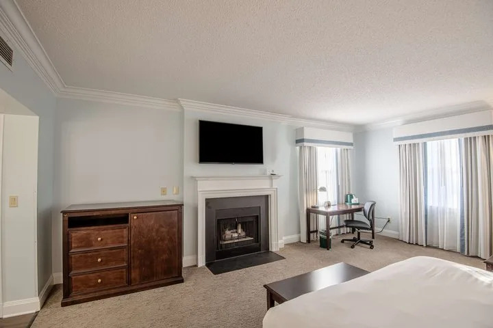 Hotel Founders Inn And Spa