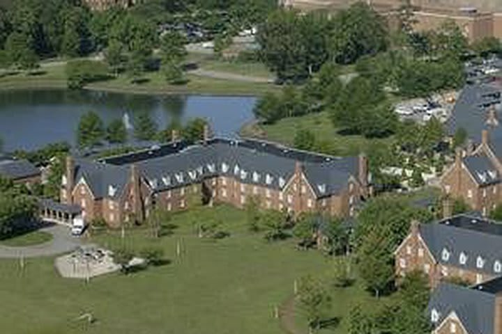 Hotel Founders Inn And Spa