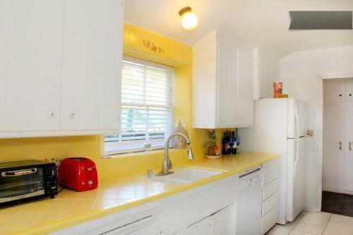 Three Bedroom Villa In Bel Air