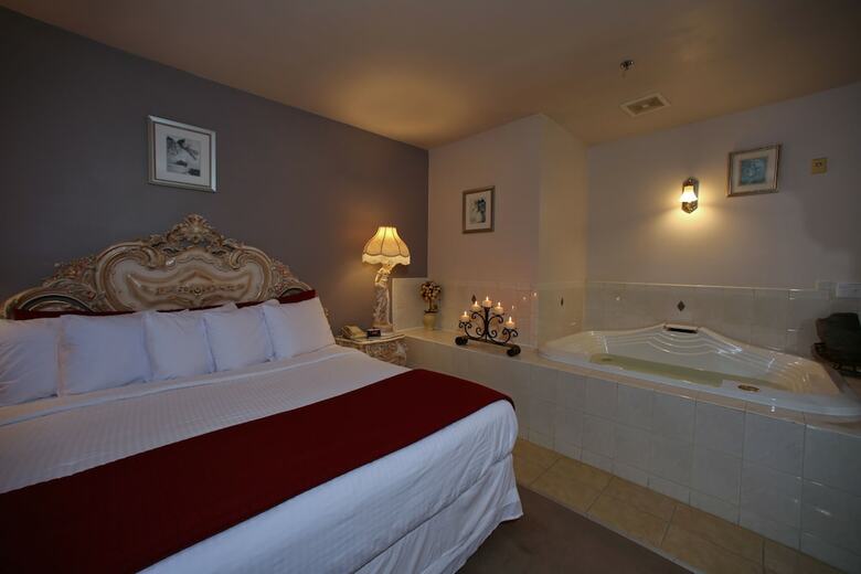 Hotel Tides Inn
