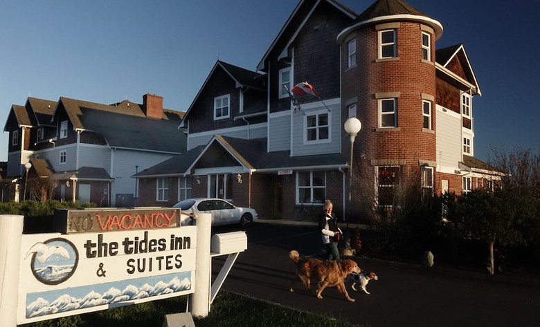 Hotel Tides Inn