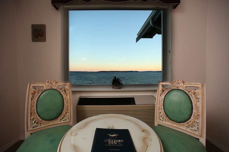 Hotel Tides Inn