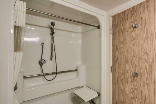 Motel Silverstone Inn And Suites