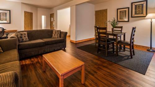 Motel Silverstone Inn And Suites