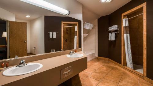 Motel Silverstone Inn And Suites