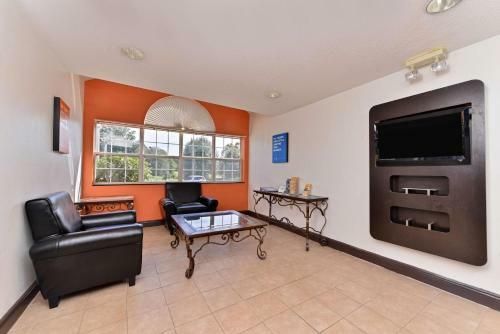 Motel 6 Richburg
