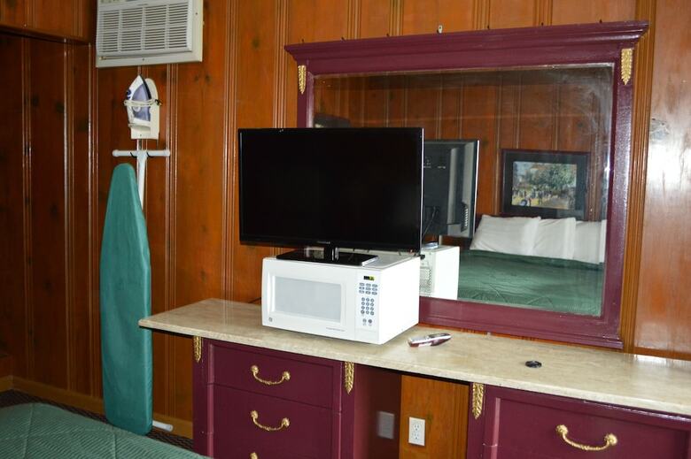 Great Lakes Motel