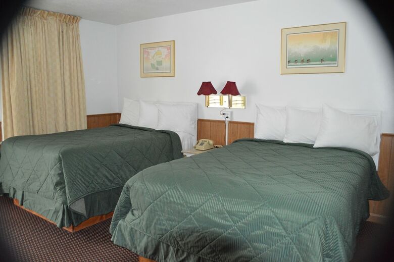 Great Lakes Motel