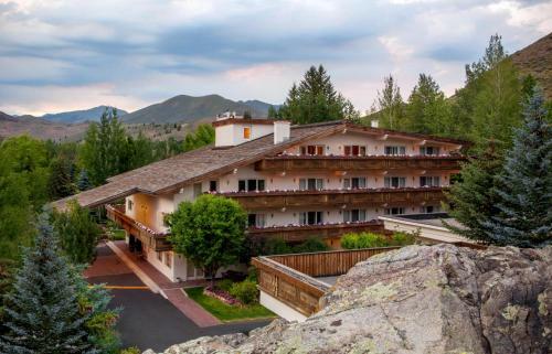 Hotel Knob Hill Inn