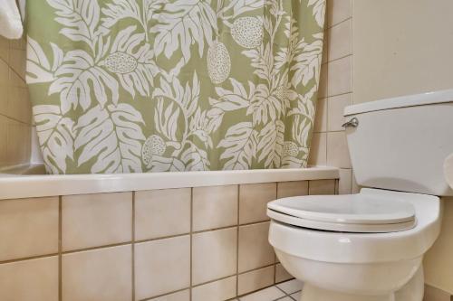 Maui Banyan Q203a & Q203b