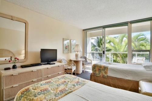 Maui Banyan Q203a & Q203b