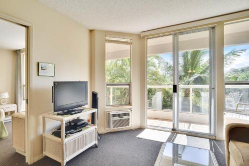 Maui Banyan Q203a & Q203b