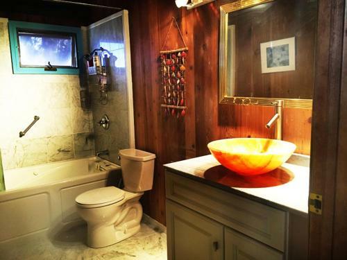 Hostal The Aeolian Residence